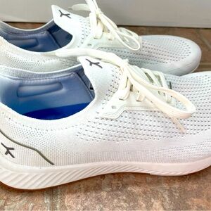 Flux Adapt Runner Like NEW, white, M8 W9.5